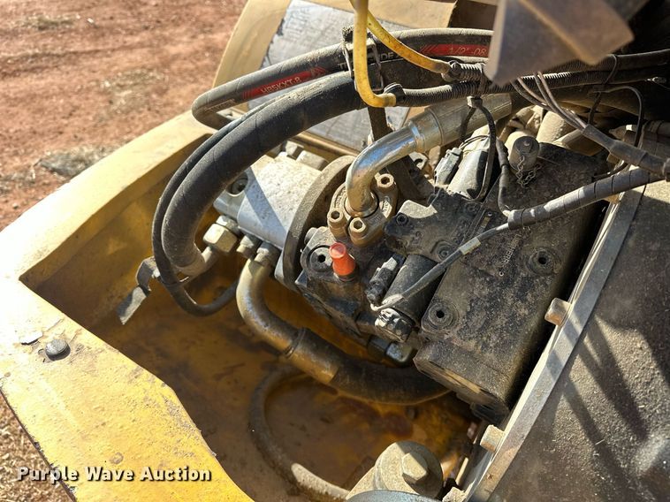 image for item ER4802 2013 John Deere 244J wheel loader