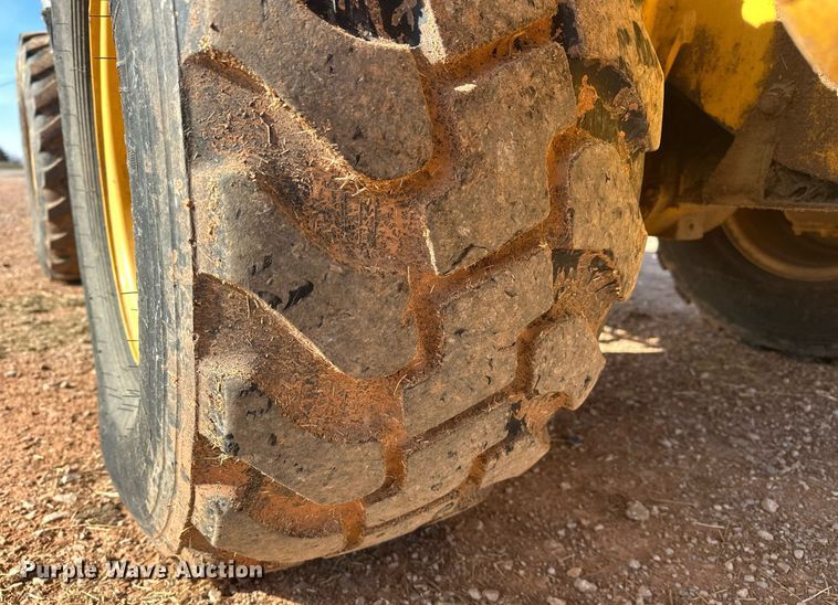 image for item ER4802 2013 John Deere 244J wheel loader