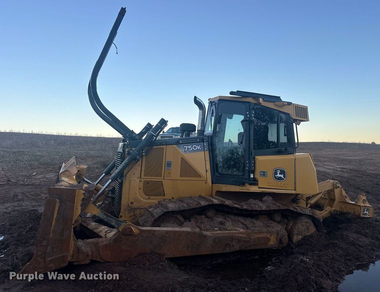 image for item ER4828 2012 John Deere 750K dozer