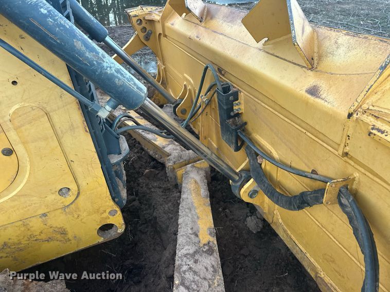 image for item ER4828 2012 John Deere 750K dozer