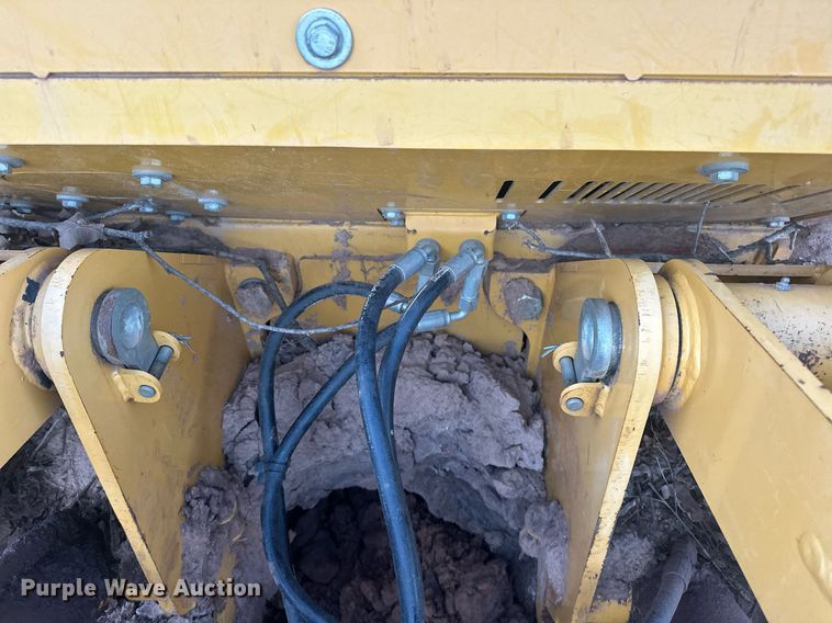 image for item ER4828 2012 John Deere 750K dozer