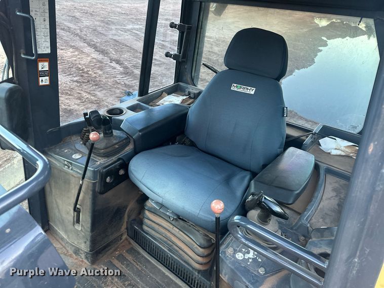 image for item ER4828 2012 John Deere 750K dozer
