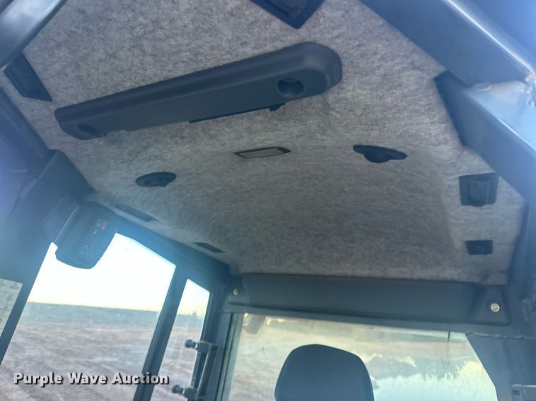 image for item ER4828 2012 John Deere 750K dozer