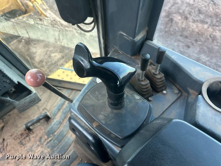 image for item ER4828 2012 John Deere 750K dozer