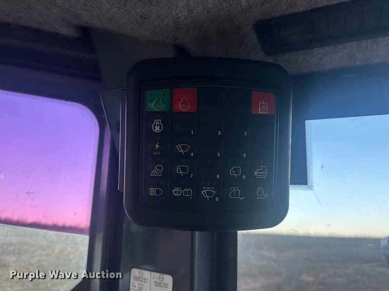 image for item ER4828 2012 John Deere 750K dozer