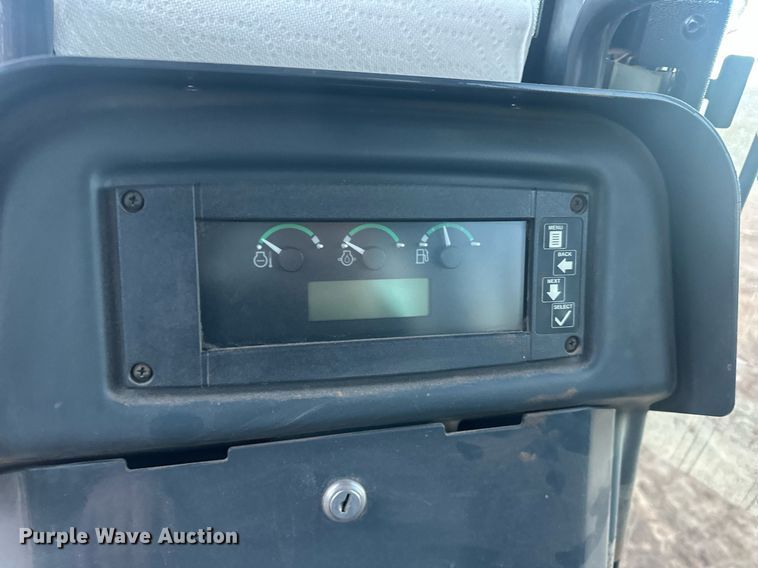 image for item ER4828 2012 John Deere 750K dozer