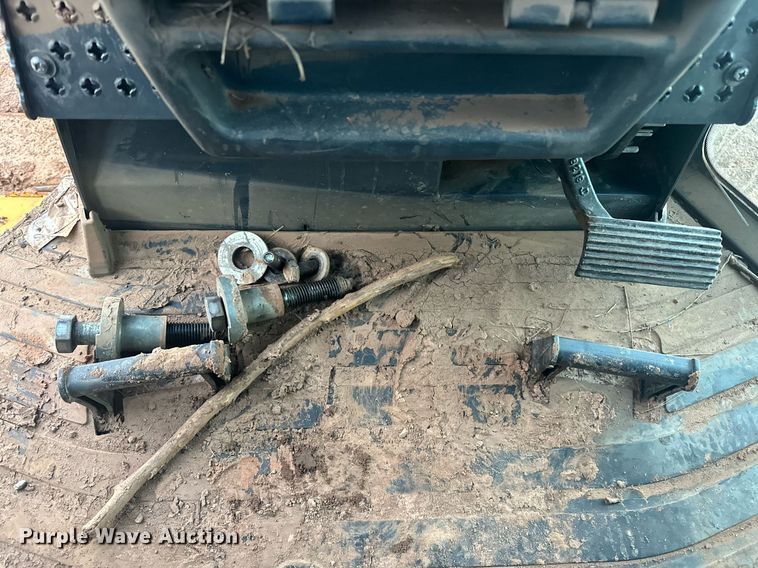 image for item ER4828 2012 John Deere 750K dozer