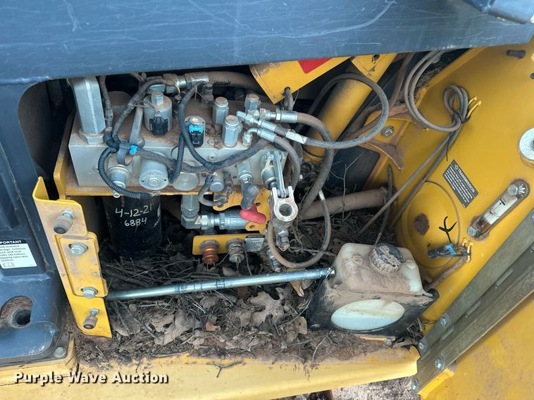 image for item ER4828 2012 John Deere 750K dozer