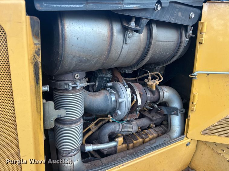 image for item ER4828 2012 John Deere 750K dozer