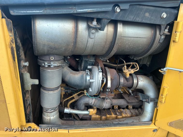 image for item ER4828 2012 John Deere 750K dozer