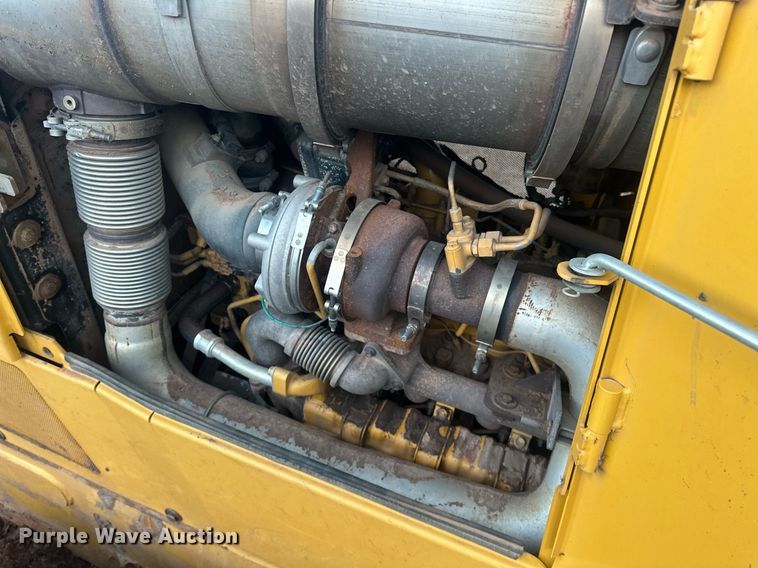 image for item ER4828 2012 John Deere 750K dozer