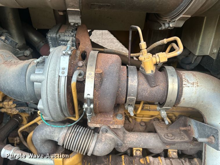 image for item ER4828 2012 John Deere 750K dozer