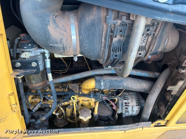 image for item ER4828 2012 John Deere 750K dozer