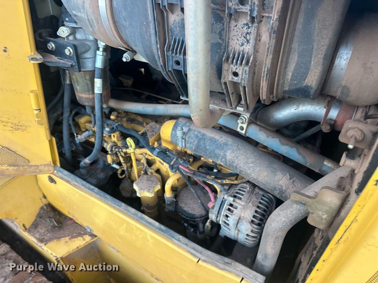 image for item ER4828 2012 John Deere 750K dozer