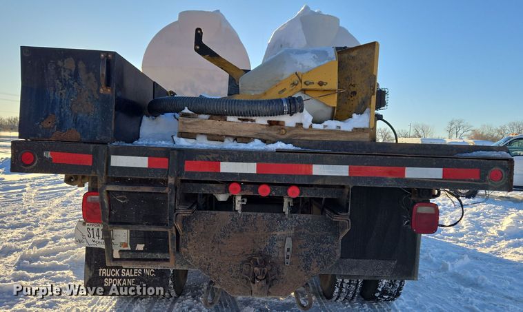 image for item ER5059 2000 Freightliner CC Conventional flatbed truck