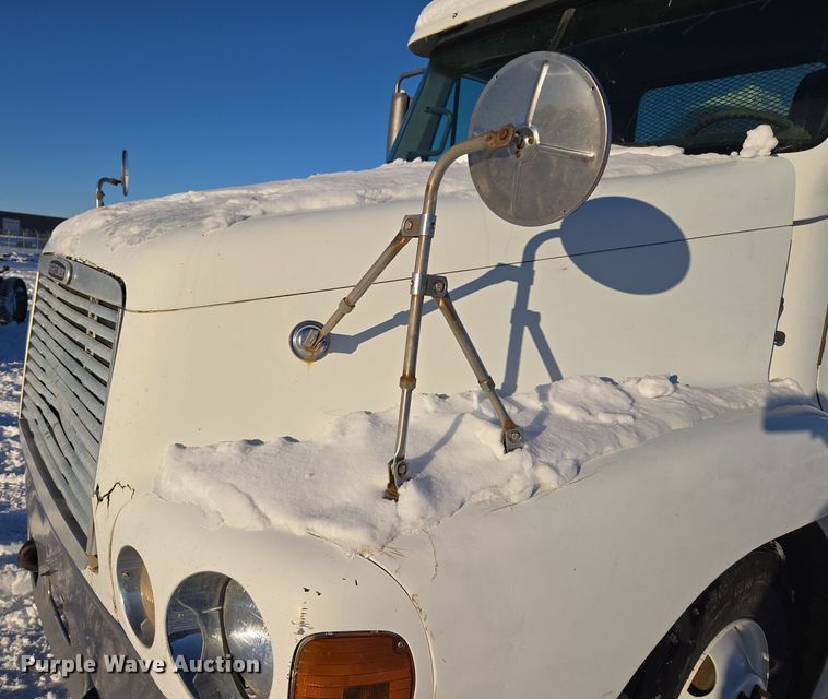 image for item ER5059 2000 Freightliner CC Conventional flatbed truck