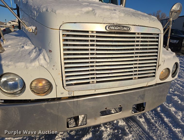 image for item ER5059 2000 Freightliner CC Conventional flatbed truck