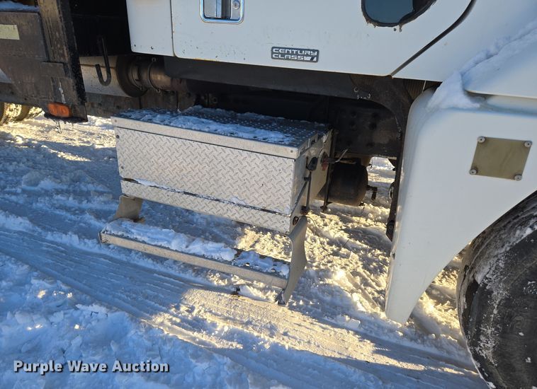 image for item ER5059 2000 Freightliner CC Conventional flatbed truck