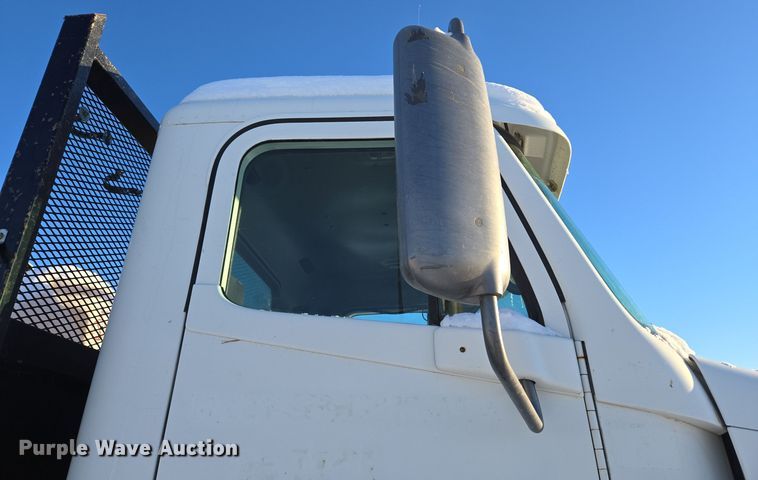 image for item ER5059 2000 Freightliner CC Conventional flatbed truck