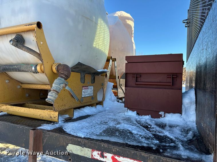 image for item ER5059 2000 Freightliner CC Conventional flatbed truck