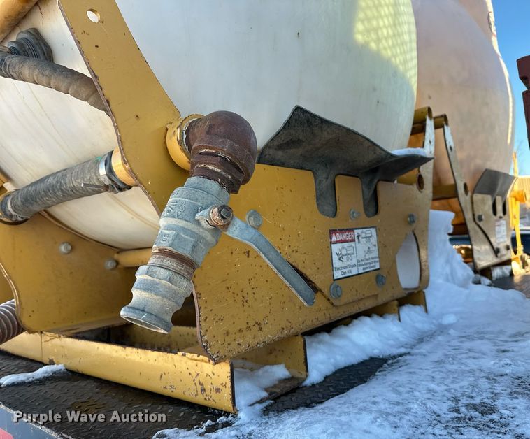 image for item ER5059 2000 Freightliner CC Conventional flatbed truck