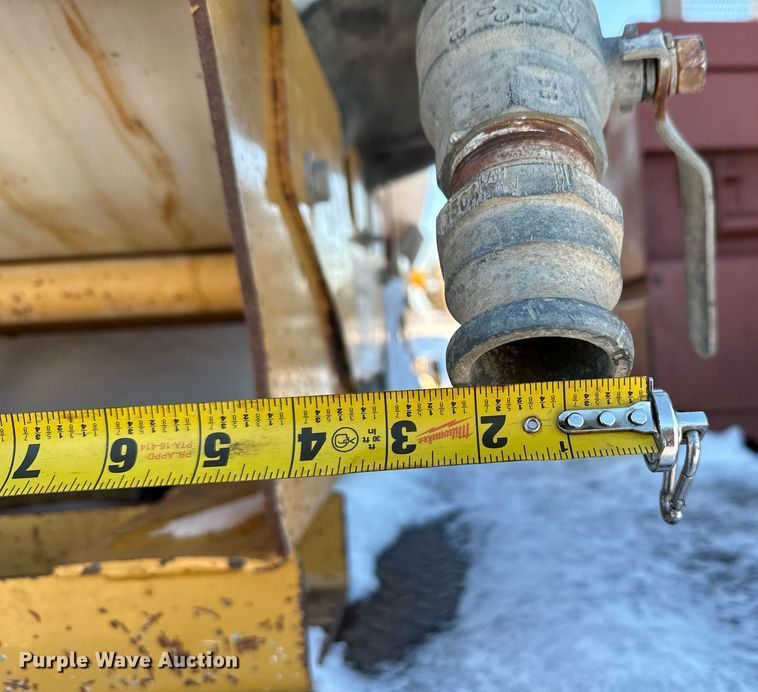 image for item ER5059 2000 Freightliner CC Conventional flatbed truck