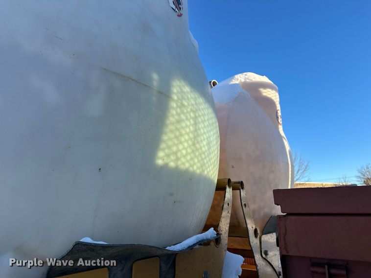 image for item ER5059 2000 Freightliner CC Conventional flatbed truck