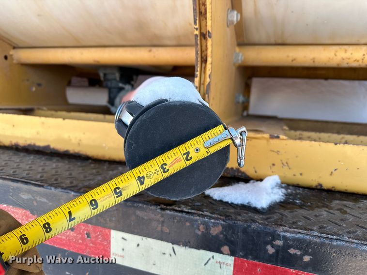 image for item ER5059 2000 Freightliner CC Conventional flatbed truck