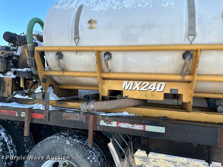 image for item ER5059 2000 Freightliner CC Conventional flatbed truck