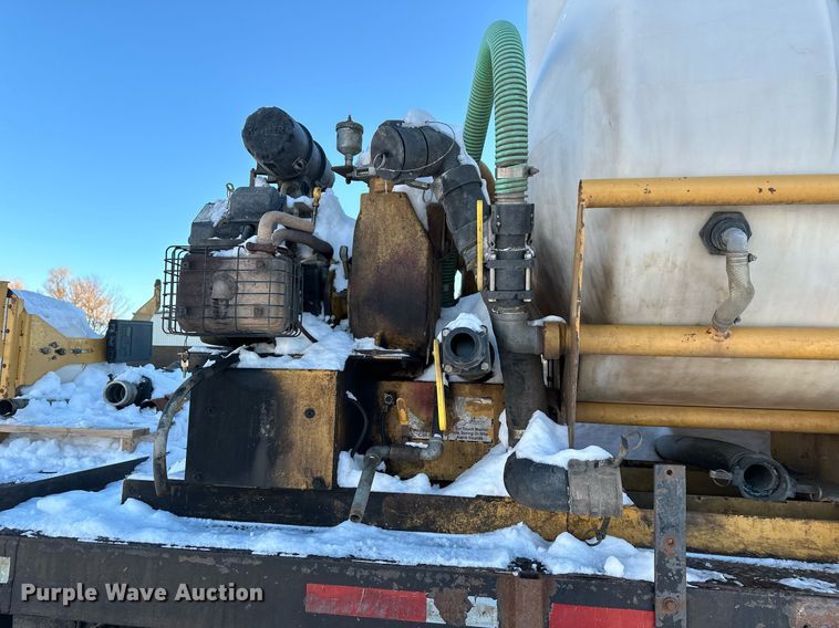 image for item ER5059 2000 Freightliner CC Conventional flatbed truck