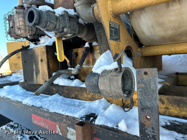 image for item ER5059 2000 Freightliner CC Conventional flatbed truck