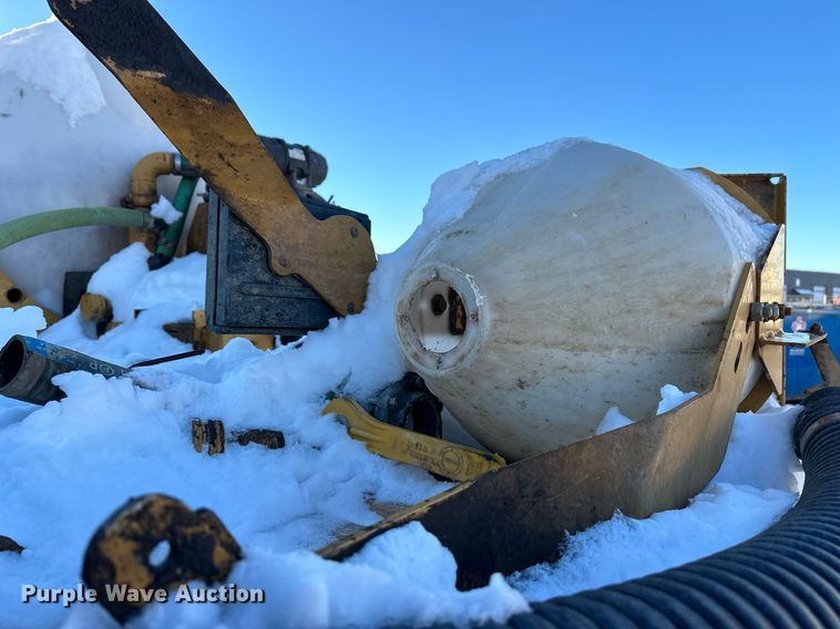 image for item ER5059 2000 Freightliner CC Conventional flatbed truck