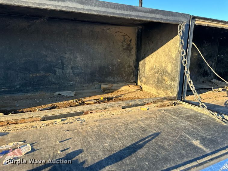 image for item ER5059 2000 Freightliner CC Conventional flatbed truck