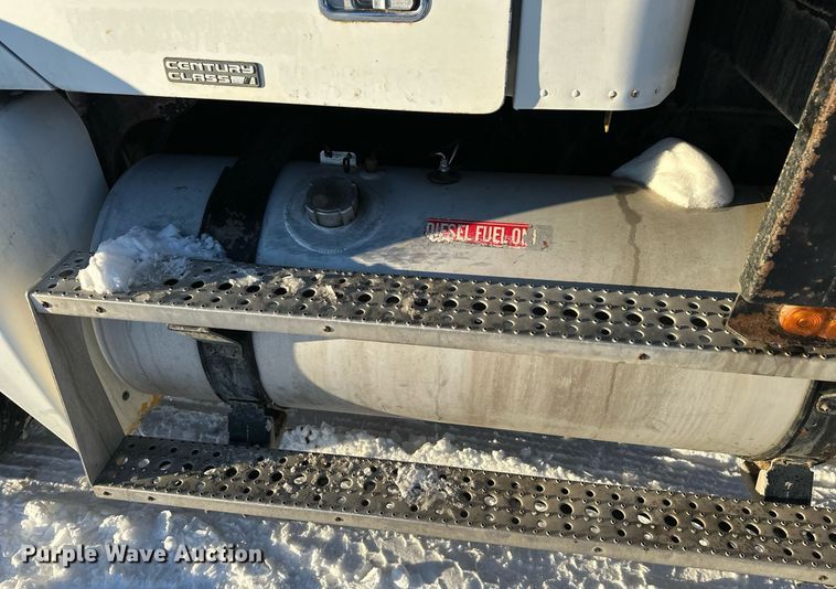 image for item ER5059 2000 Freightliner CC Conventional flatbed truck