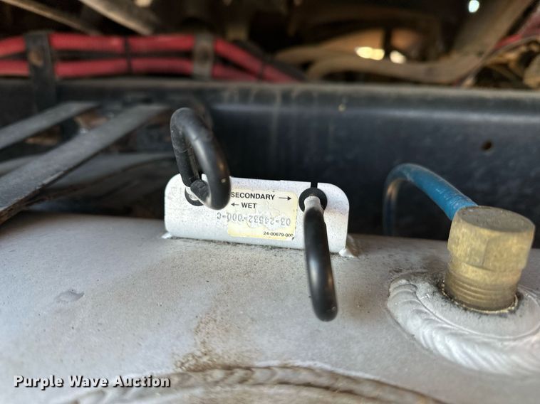 image for item ER5059 2000 Freightliner CC Conventional flatbed truck