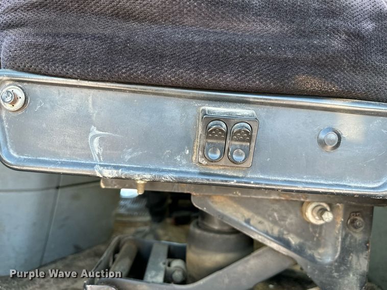 image for item ER5059 2000 Freightliner CC Conventional flatbed truck