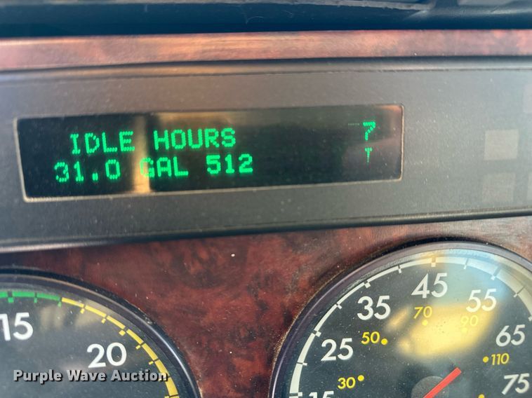 image for item ER5059 2000 Freightliner CC Conventional flatbed truck