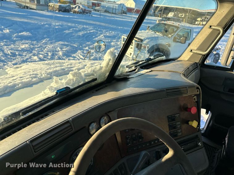 image for item ER5059 2000 Freightliner CC Conventional flatbed truck