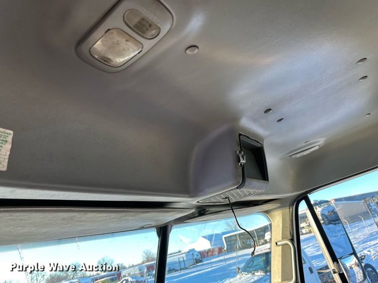 image for item ER5059 2000 Freightliner CC Conventional flatbed truck