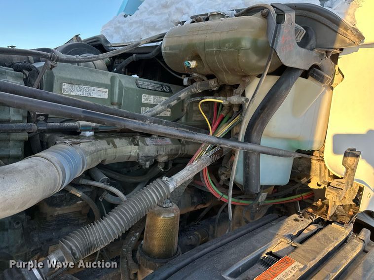 image for item ER5059 2000 Freightliner CC Conventional flatbed truck