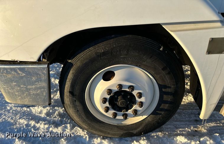 image for item ER5059 2000 Freightliner CC Conventional flatbed truck