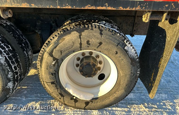 image for item ER5059 2000 Freightliner CC Conventional flatbed truck