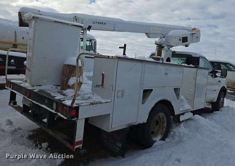 image for item ER5060 1999 Ford F450 Super Duty bucket truck