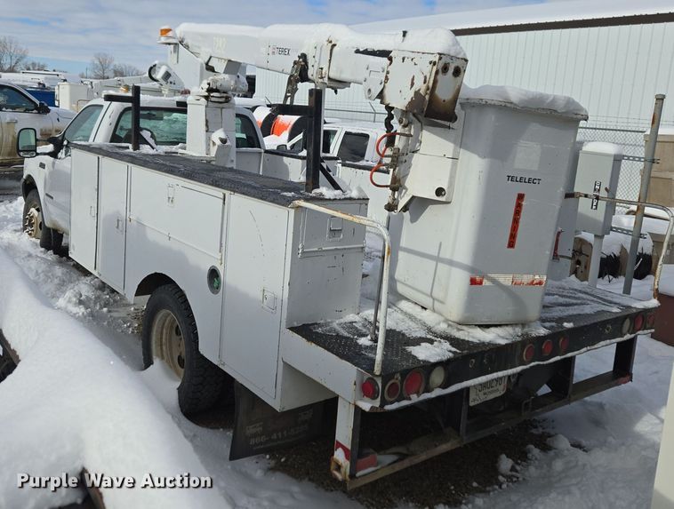 image for item ER5060 1999 Ford F450 Super Duty bucket truck