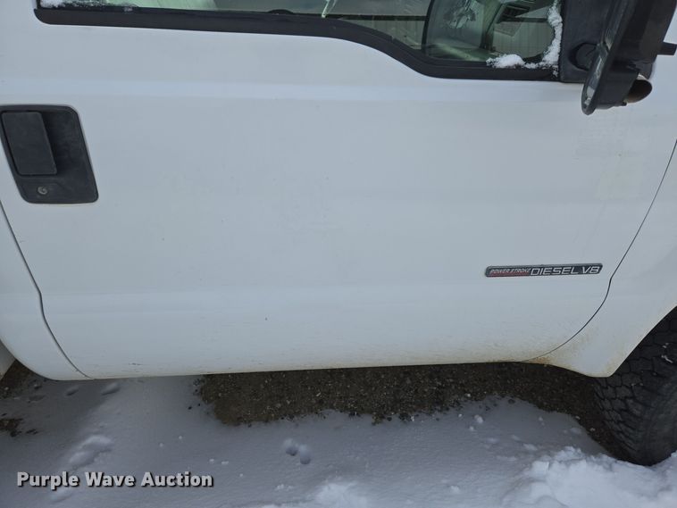 image for item ER5060 1999 Ford F450 Super Duty bucket truck