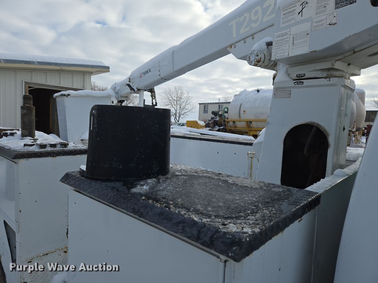 image for item ER5060 1999 Ford F450 Super Duty bucket truck