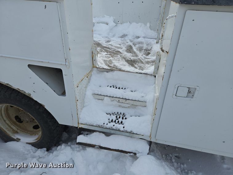 image for item ER5060 1999 Ford F450 Super Duty bucket truck