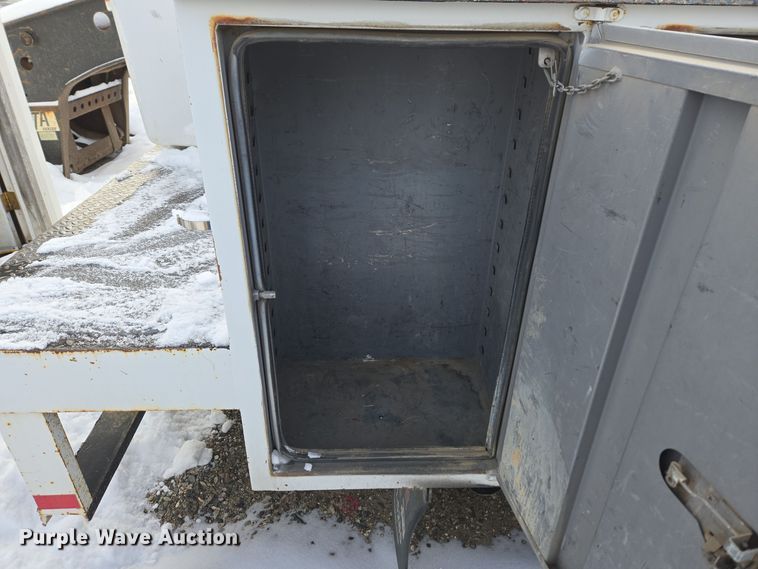 image for item ER5060 1999 Ford F450 Super Duty bucket truck