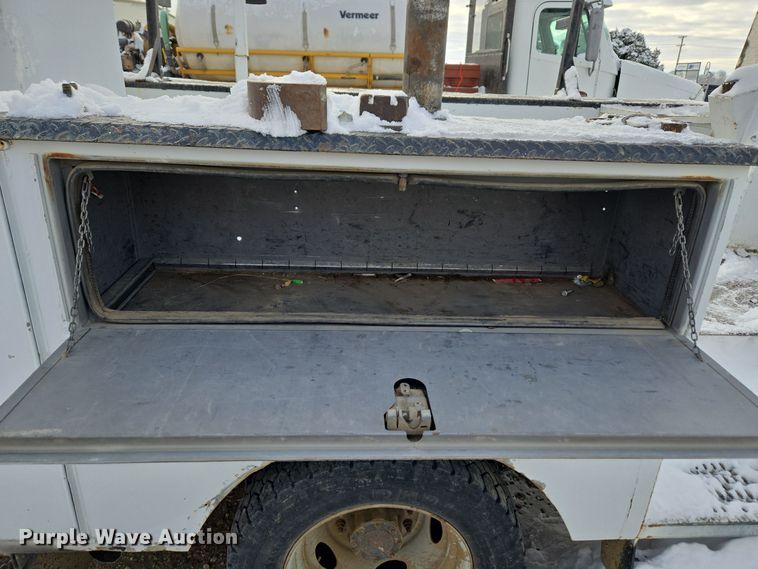 image for item ER5060 1999 Ford F450 Super Duty bucket truck