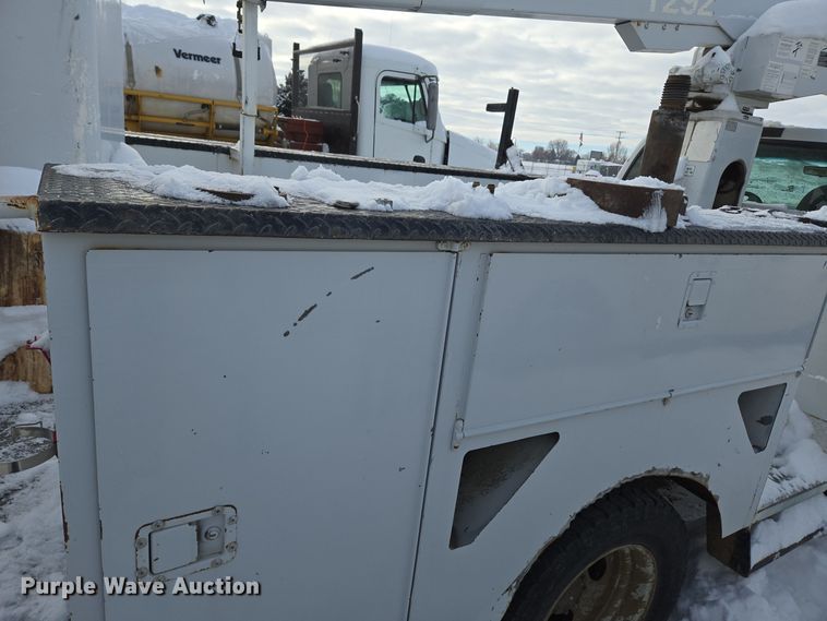 image for item ER5060 1999 Ford F450 Super Duty bucket truck
